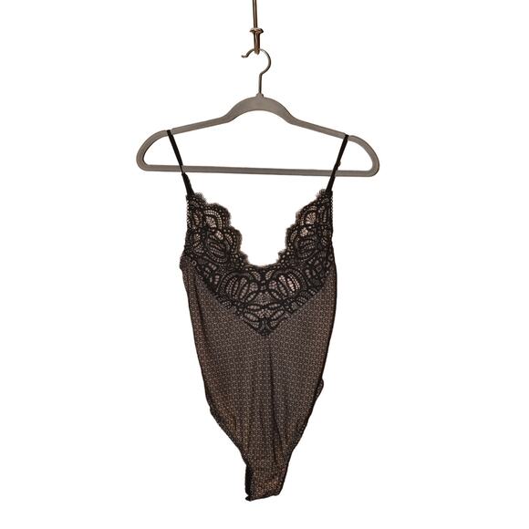 VICTORIA'S SECRET $79 Eyelash Trim Lace Bodysuit‎ Black Medium - Picture 1 of 4